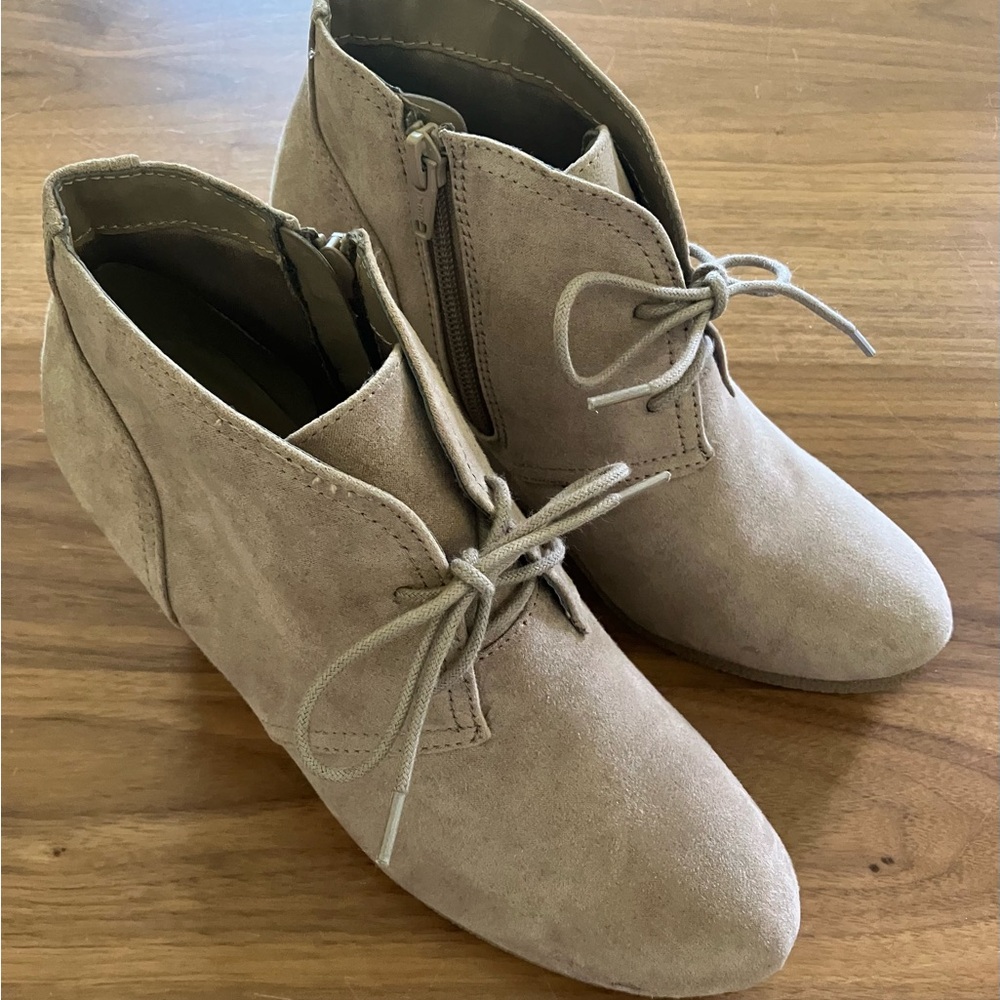 Universal Thread Lace-Up Ankle Booties - Light Brown